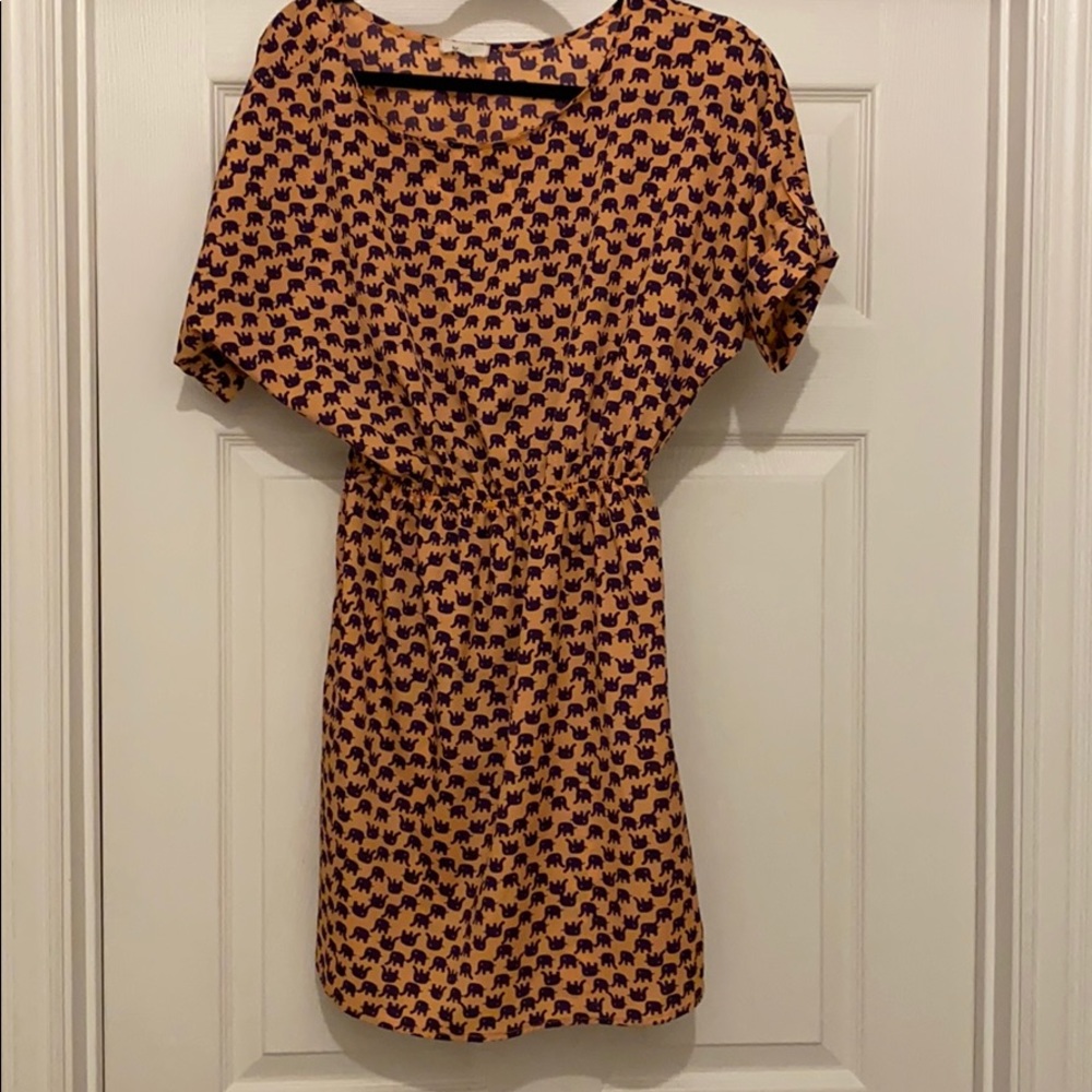 4/$20 Everly Elephant casual Dress  EUC